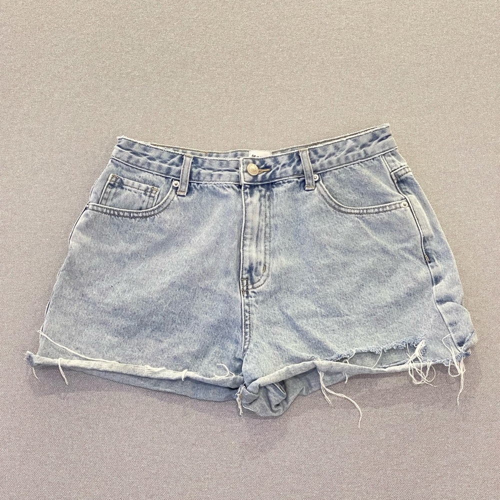 Princess Polly Light Wash Denim‎ Shorts (Size US 6)